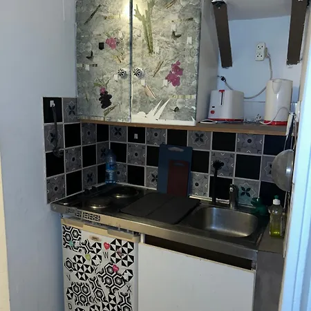 In Center * Strazburg